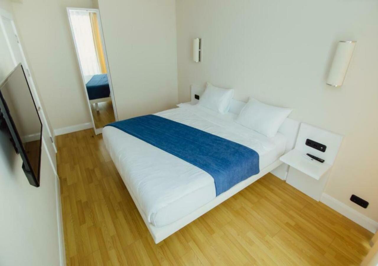 Aparthotel Orbi City Sea View Батуми Экстерьер фото