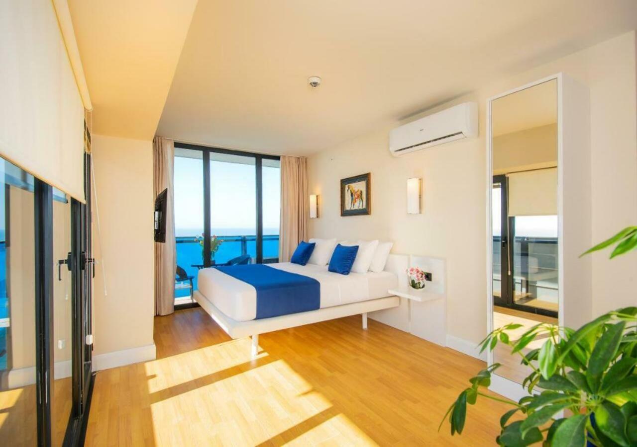 Aparthotel Orbi City Sea View Батуми Экстерьер фото